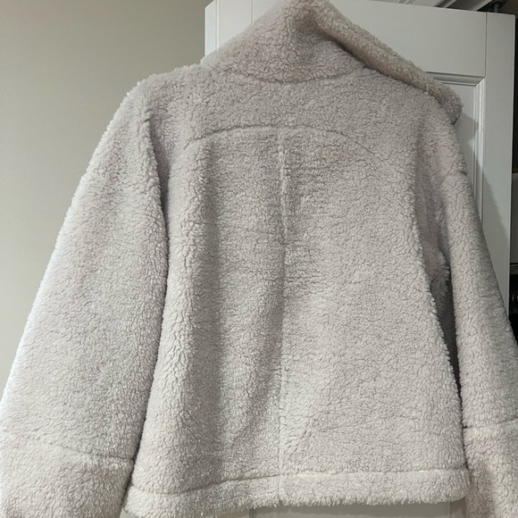 Lululemon Cinchable fleece zip-up - Picture 6 of 6